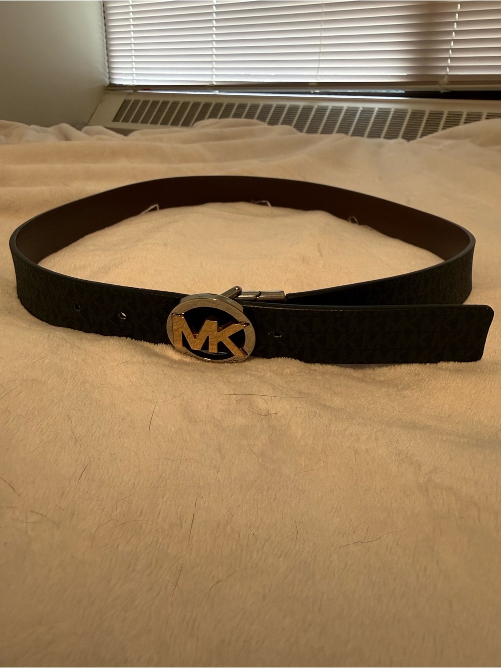 Michael Kors women’s reversible belt